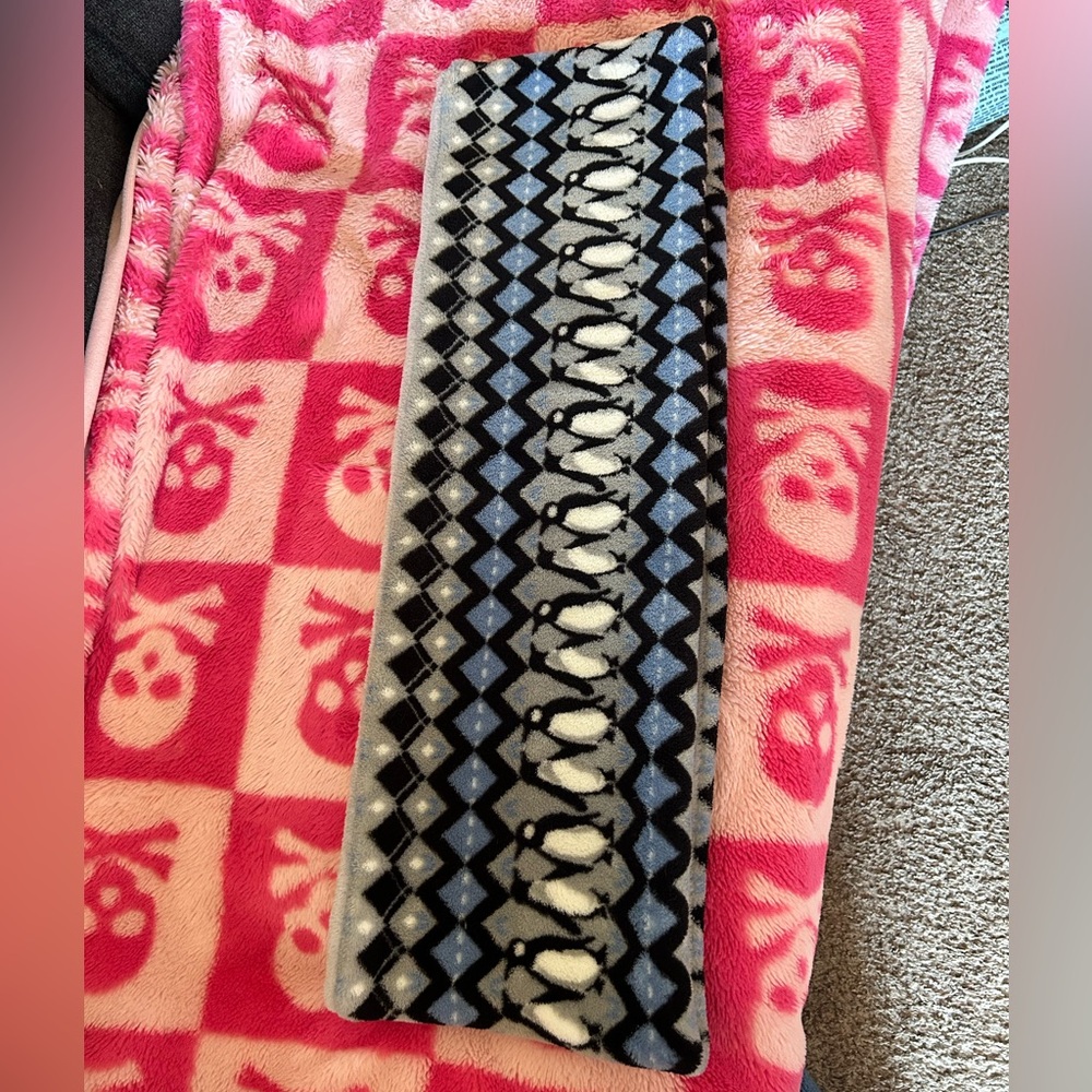 ✨❄️🐧Vera Bradley ‘Penguin’ Scarf🐧❄️✨ - Picture 2 of 5